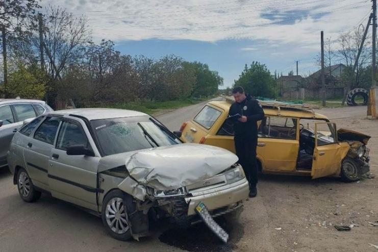  Внаслідок зіткнення двох автомобілів на Одещині постраждало 6-місячне немовля і двоє дорослих